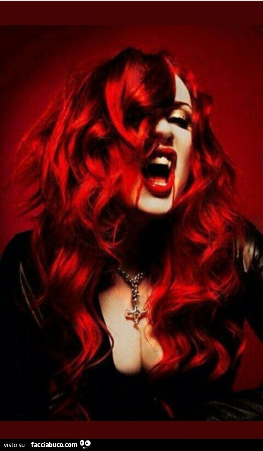 Donna rossa vampira