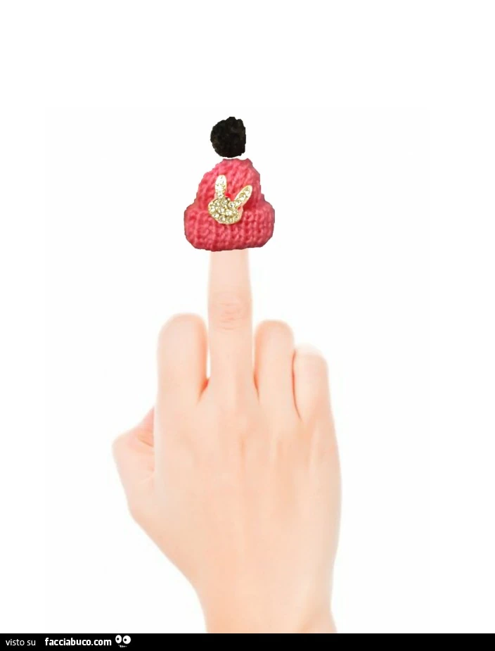 Dito medio con cappellino