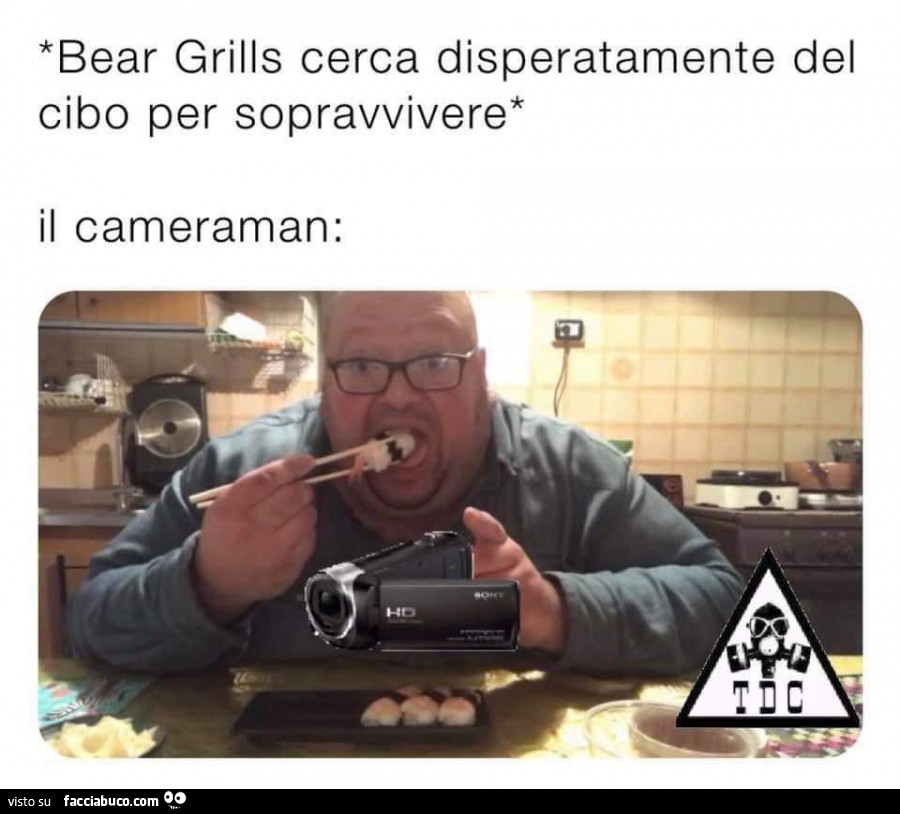 Bear grills cerca disperatamente del cibo per sopravvivere. Il cameraman