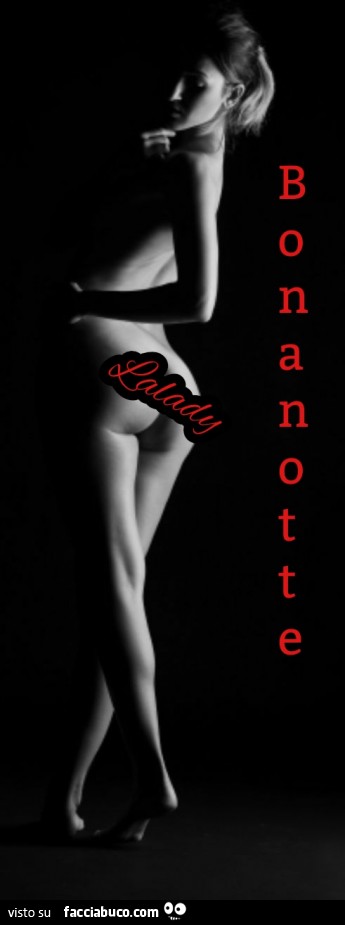 Nuda che guarda indietro. Buonanotte